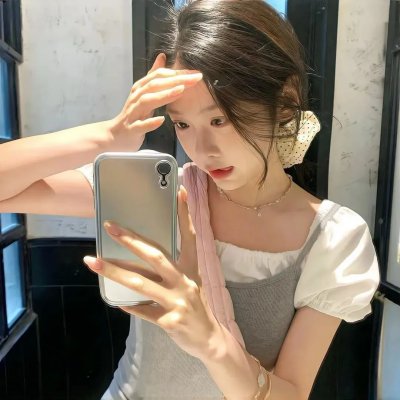 双眼凝视
